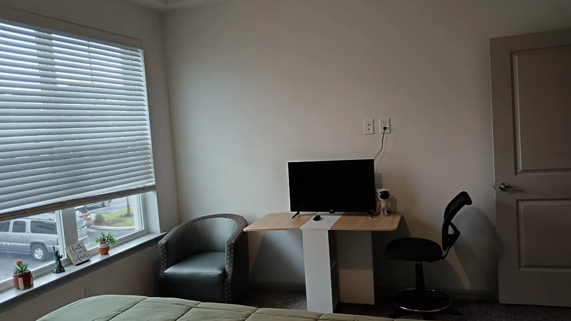 Homestay Bedroom & Pool Jaccuzi Fitness Davenport United States